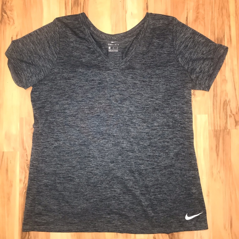 Dry fit v-neck short sleeve Nike shirt